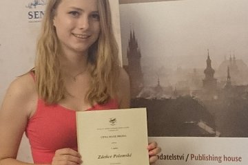 Zdenka Polomská z OA3B porazila gymnazisty v literární soutěži