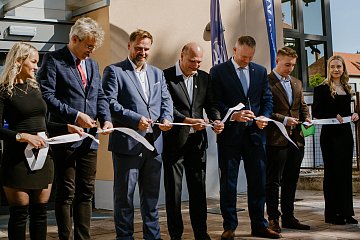 Školní restaurace a kadeřnictví v Náměšti slavnostně otevřeny